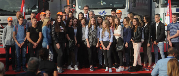 ДУАЛНО ОБРАЗОВАЊЕ: Из клупе на час у компанију